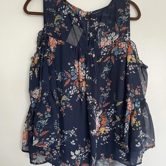 Lucky Brand Cold Shoulder Top - Picture 5 of 5